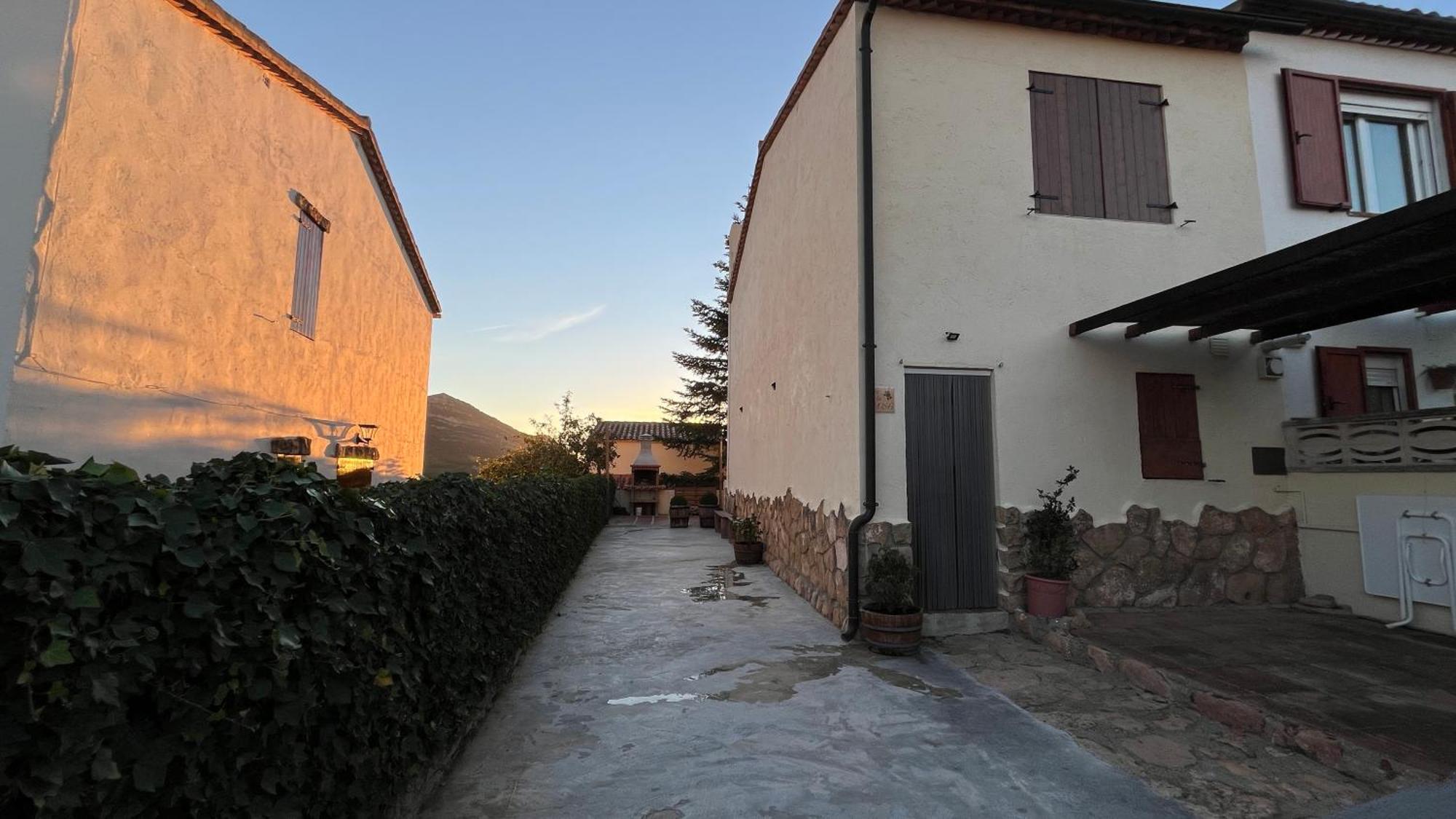 La Caseta Ulldemolins Exterior photo